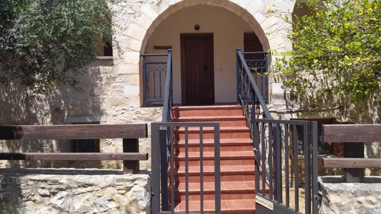 Douliana Villas ภายนอก รูปภาพ